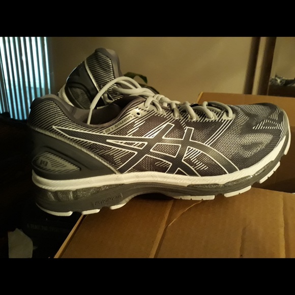 Men's Asics Running Shoes - Picture 4 of 4